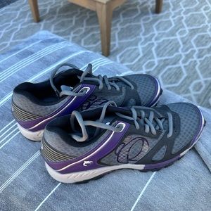 Pearl Izumi Bike Shoes - almost New